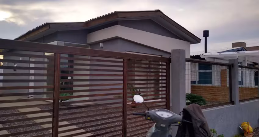 Linda casa próxima ao mar em capão novo – 2 dorms + sala comercial!
