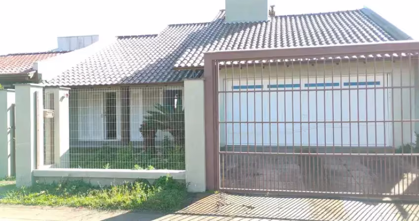 Bela casa com 3 dormitórios em capão novo! excelente oprtunidade.