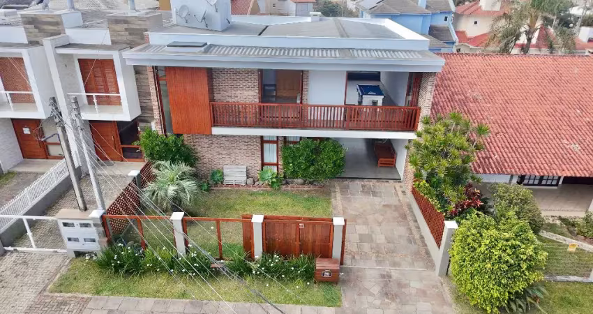 Lindo sobrado a venda em capão novo a 250m do mar! confira esse imóvel exclusivo.
