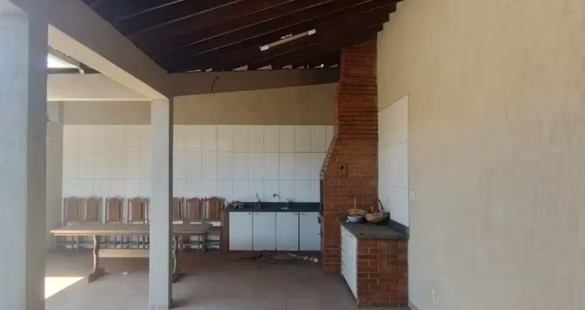 Casa com 4 quartos à venda no Presidente Roosevelt, Uberlândia 