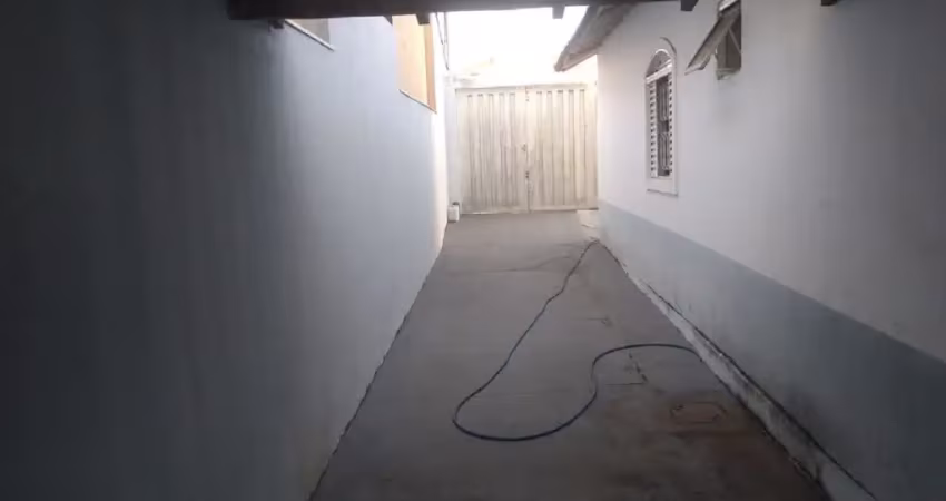 Casa com 3 quartos à venda no Pacaembu, Uberlândia 