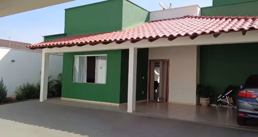 Casa com 3 quartos à venda no Presidente Roosevelt, Uberlândia 