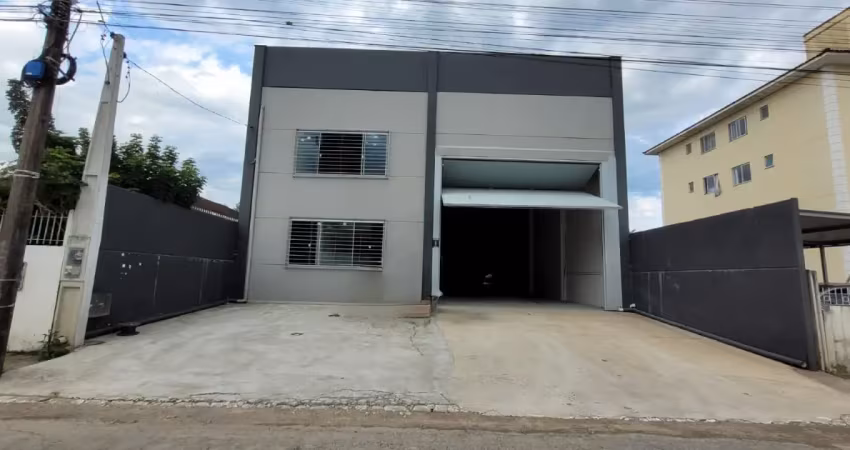 Alugo galpão 324m², com mezanino, escritório, rua pedro thiesen júnior, nº 313, aririú, palhoça – sc.