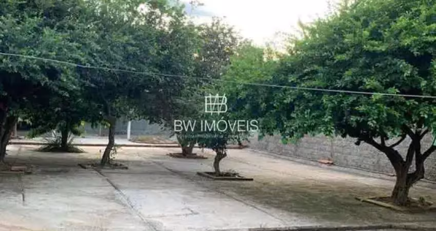 Casa, 3q 1 suite, quintal com pomar, barracão, garavelo, ao lado da av da paz