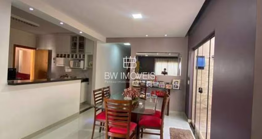 Casa ALTO Padrão 3 Quartos sendo 1 suíte com armários planejados  Goiânia -Go