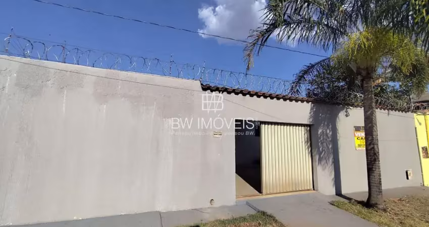 Casa 3q 1 suite, sala comercial ampla com banheiro, garagem ampla