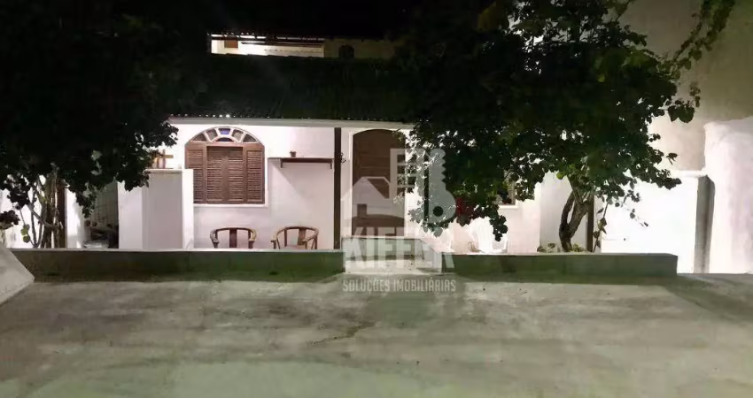 3 casas , total  de 5 quartos à venda, 228 m² por r$ 450 - peró - cabo frio/rj