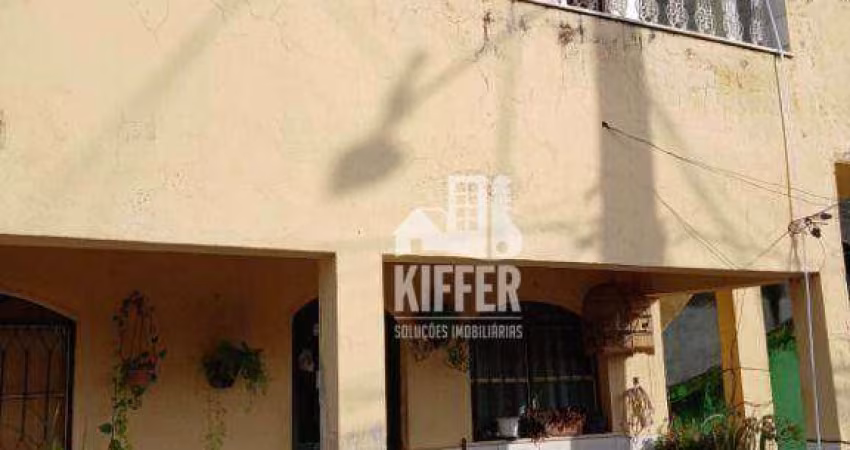 Sobrado com duas casas