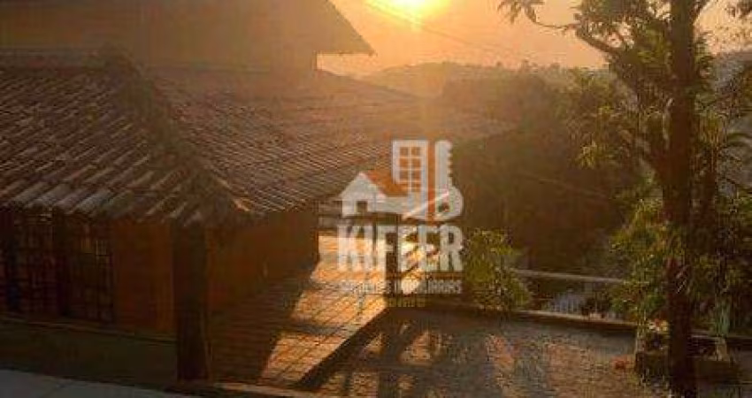 Casa com 4 quartos à venda, 340 m² por R$ 1.100.000 - Badu - Niterói/RJ