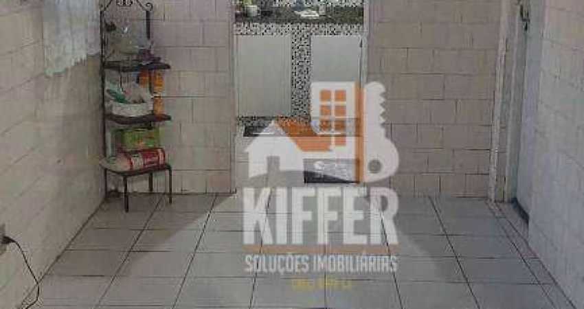 Sobrado com 2 quartos na Ponta da Areia