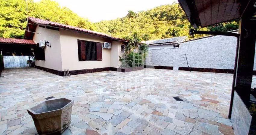 Casa linear com 3 quartos, suíte e área gourmet – santo antônio, niterói