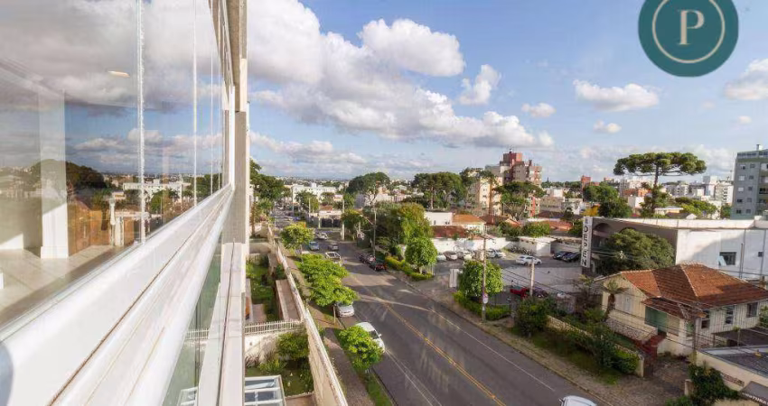 Apartamento com 4 dormitórios no Água Verde