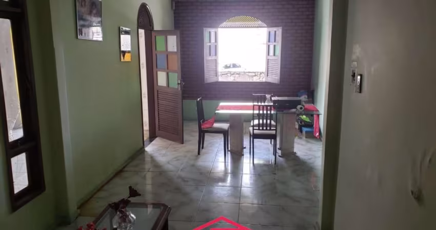 Casa Para Vender com 4 quartos 1 suíte no bairro Luzia em Aracaju