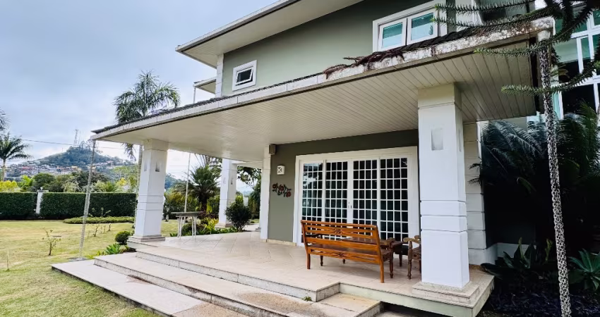 Casa padrão Alto a 2 minutos da Matriz de Santa Teresa