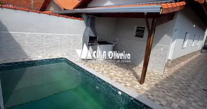 Casa nova com piscina na cidade de Mongaguá 