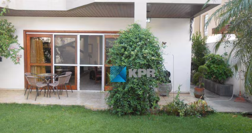 Casa à venda, no Jardim das Colinas, 330 m², 4 dormitórios, área externa gramada! Agende uma visita!
