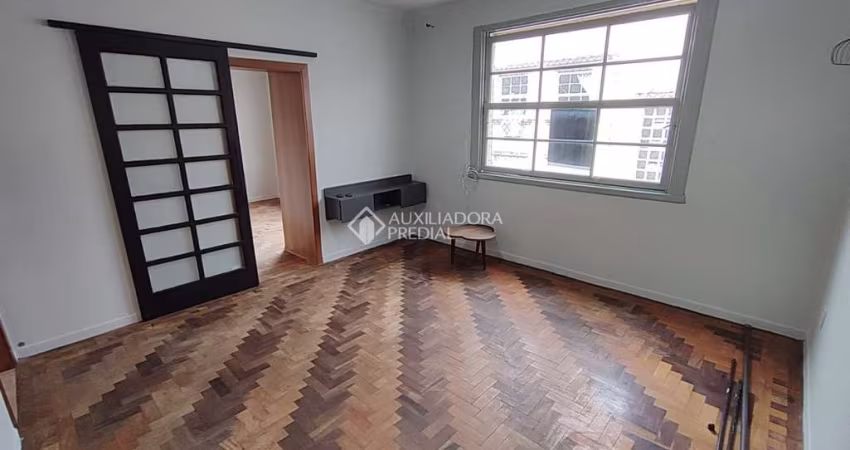 Apartamento com 3 quartos para alugar na Rua Leão XIII, 60, Cidade Baixa, Porto Alegre