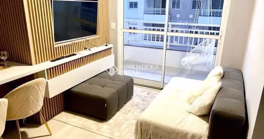 Apartamento com 2 quartos para alugar na Rua Airton Ferreira da Silva, 295, Farrapos, Porto Alegre