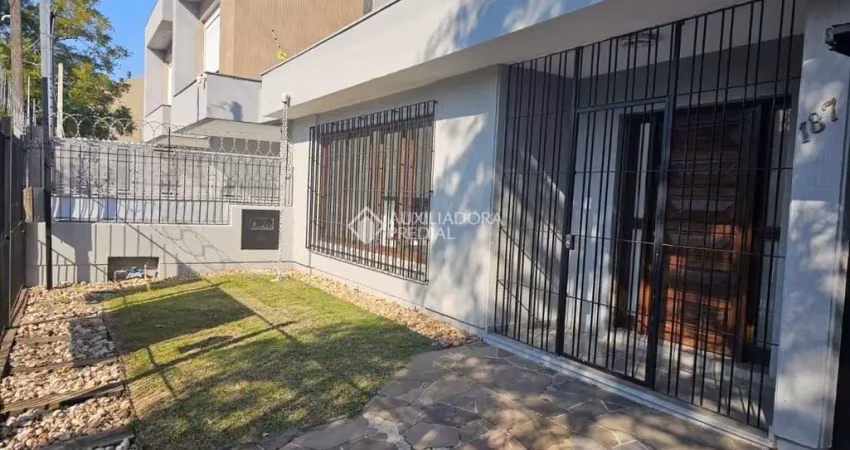 Casa comercial para alugar na Rua Líbia, 187, Vila Ipiranga, Porto Alegre