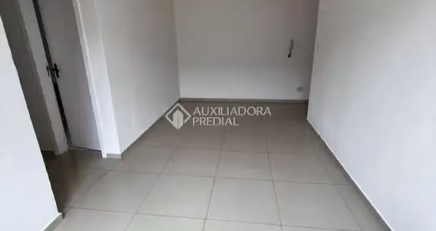 Apartamento com 3 quartos para alugar na Avenida Amynthas Jacques de Moraes, 271, Humaitá, Porto Alegre