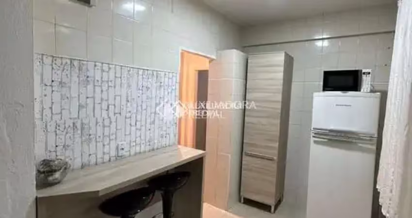 Apartamento com 2 quartos para alugar na Avenida Cristóvão Colombo, 274, Floresta, Porto Alegre