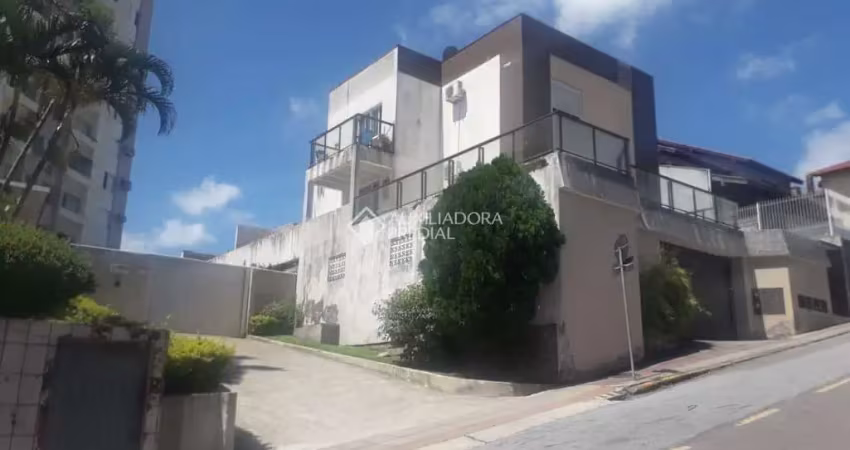 Casa com 2 quartos à venda na Rua Cruz e Souza, 127, Centro, Florianópolis