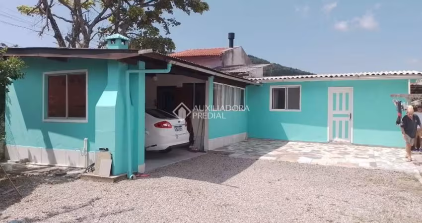 Casa com 3 quartos à venda na Rua Monte Cambirela, 01, Praia de Fora, Palhoça