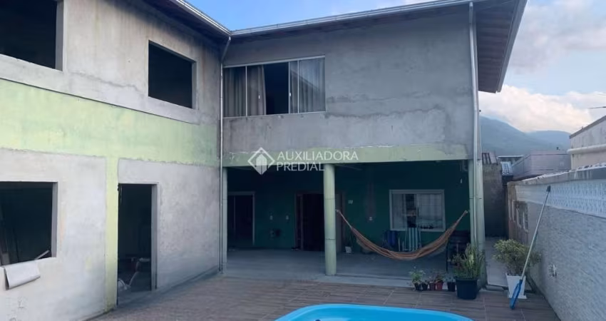 Casa com 3 quartos à venda na dos Copos-de-Leite, 35, Barra do Aririú, Palhoça