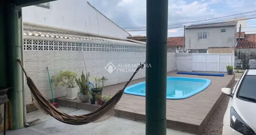 Casa com 3 quartos à venda na dos Copos-de-Leite, 35, Barra do Aririú, Palhoça