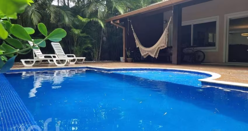 Casa em condomínio fechado com 6 quartos à venda na Rodovia Jornalista Manoel de Menezes, 2057, Barra da Lagoa, Florianópolis