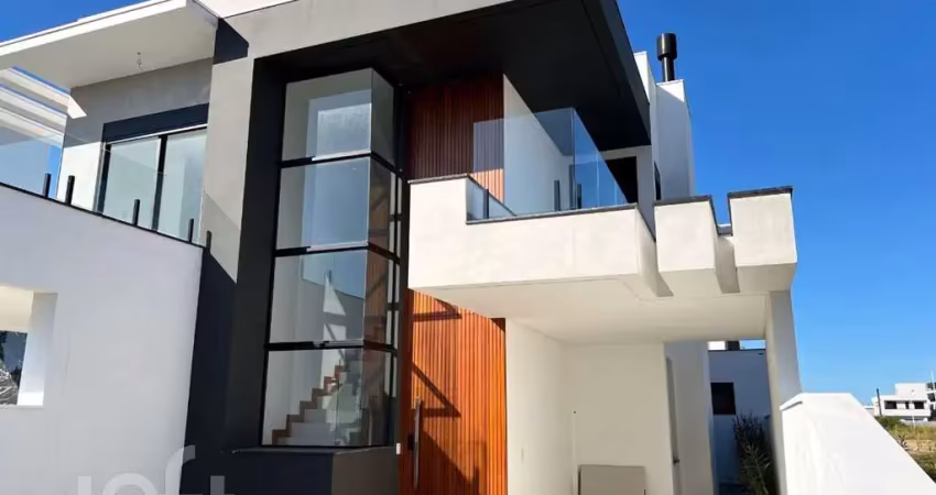 Casa com 3 quartos à venda na Jardim 600 S, 71, Campeche, Florianópolis