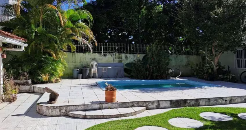 Casa com 3 quartos à venda na Rua Osvaldo Silveira, 81, Córrego Grande, Florianópolis