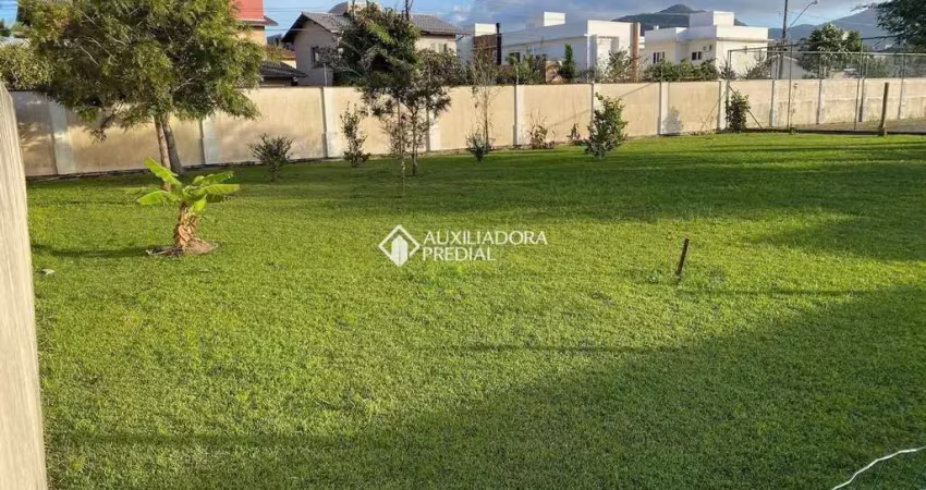 Terreno em condomínio fechado à venda na Rua Camarinhas, 111, Campeche, Florianópolis