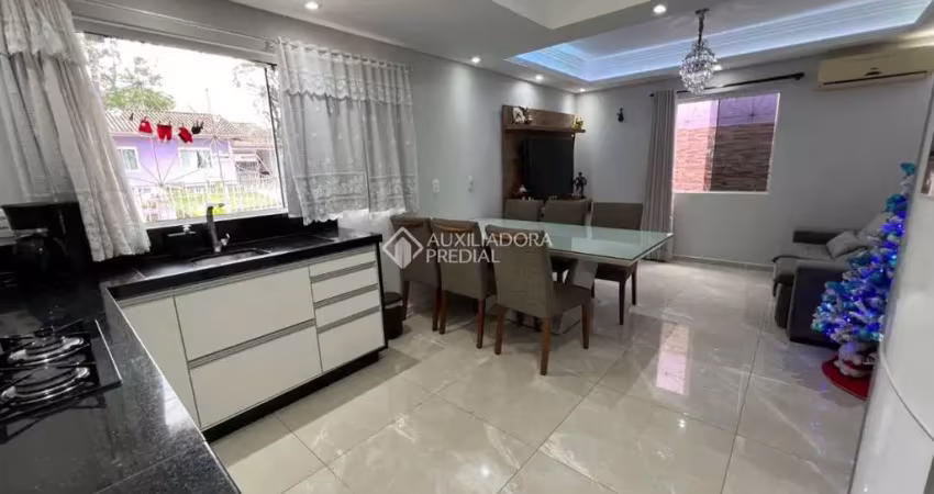 Casa com 2 quartos à venda na Rua Julieta da Silva Melo, 358, Forquilhas, São José