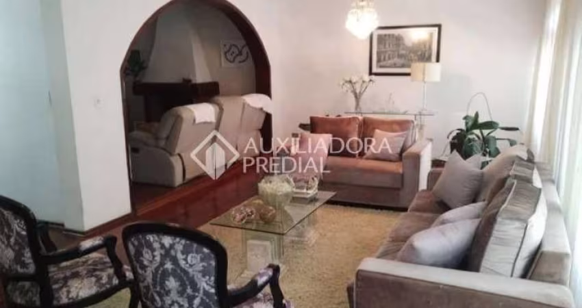 Casa em condomínio fechado com 5 quartos à venda na Rua Marcos Luís Sposaro, 20, Nova Petrópolis, São Bernardo do Campo