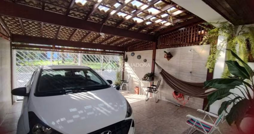 Casa com 2 quartos à venda na Rua Adaly Coelho Passos, 152, Loteamento Balneário Camburi, Caraguatatuba