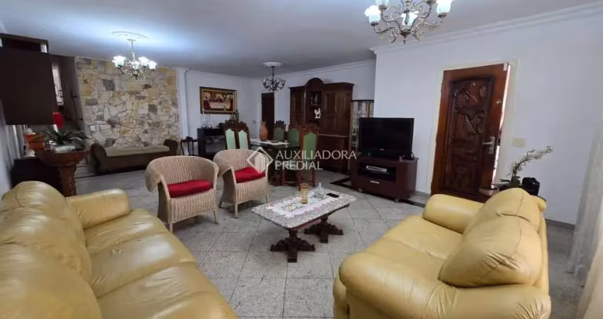 Casa com 3 quartos à venda na Avenida General Leite de Castro, 555, Jardim Santa Cruz (Sacomã), São Paulo