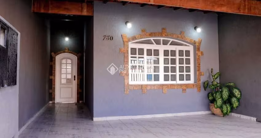 Casa com 3 quartos à venda na Nelson Meireles, 730, Parque São Cristóvão, Taubaté