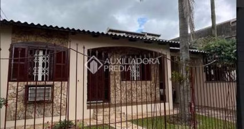 Casa com 3 quartos à venda na José de Medeiros, 101, Vila Cachoeirinha, Cachoeirinha