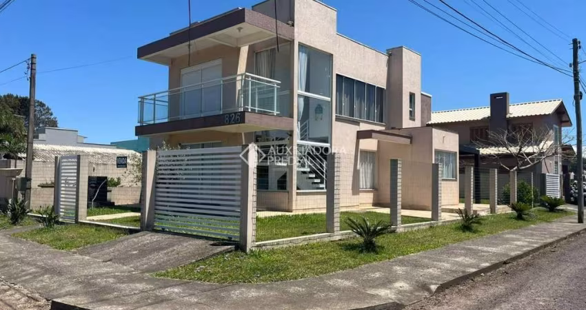 Casa com 5 quartos à venda na Rua Do Lírio, 826, Capão Novo, Capão da Canoa