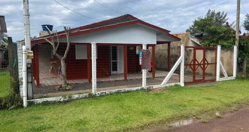 Casa com 2 quartos à venda na Travessa Pedrão, 1092, Centro, Balneário Pinhal