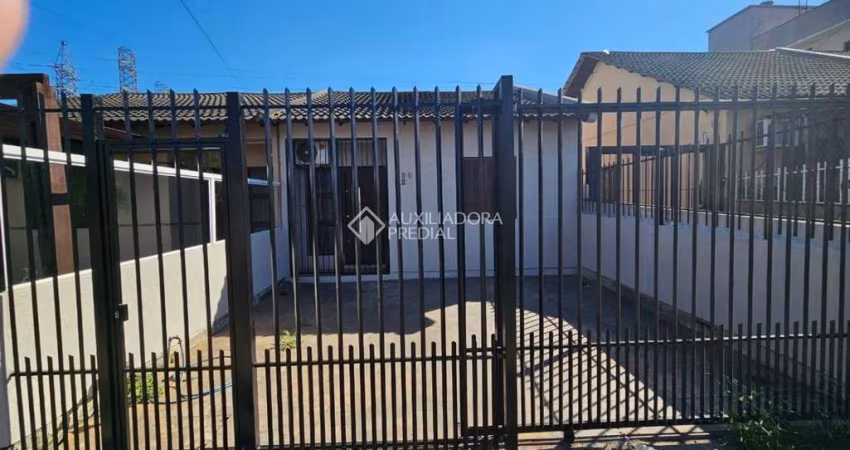 Casa com 3 quartos à venda na Avenida Capitão Garibaldi Pinto dos Santos, 890, Parque Granja Esperança, Cachoeirinha