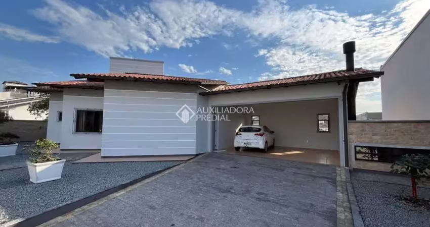 Casa com 2 quartos à venda na Lauro Rosar, 100, Aririu, Palhoça