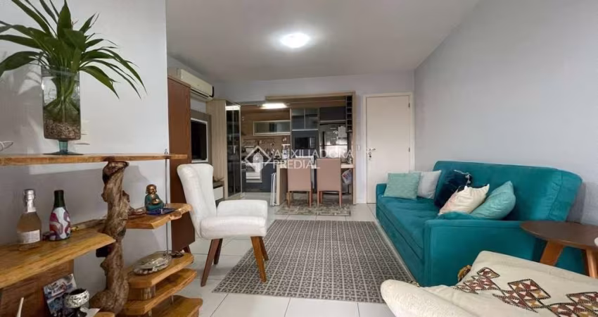 Apartamento com 3 quartos à venda na Rua Alcides S Coelho, 390, Praia Comprida, São José
