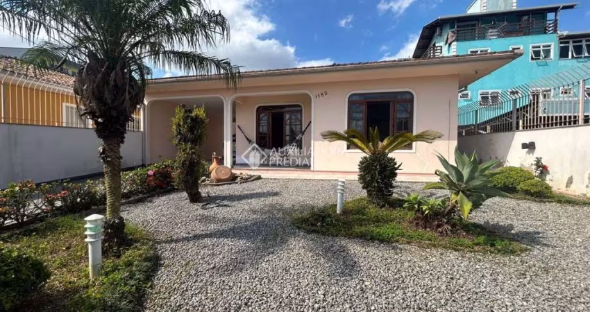 Casa com 2 quartos à venda na Rua Antônio Alfredo da Silva, 1182, Fazenda Santo Antônio, São José