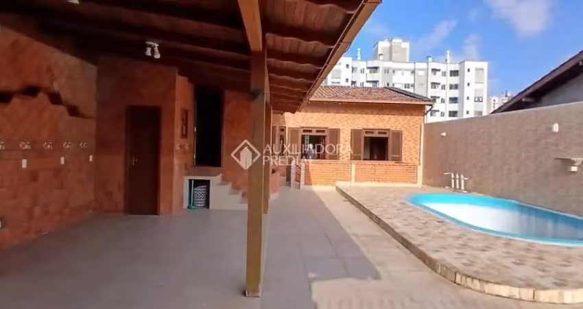 Casa com 5 quartos à venda na Rua Santo Antônio, 1503, Barreiros, São José