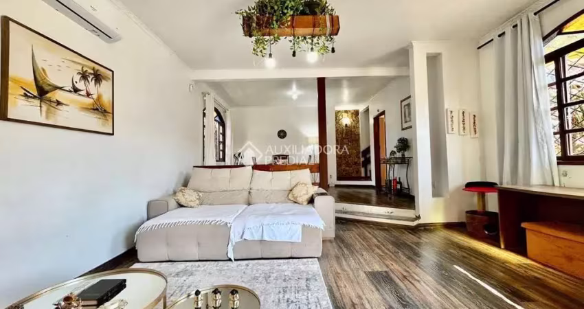 Casa com 4 quartos à venda na Rua Professora Cremilde de Oliveira, 329, Jardim Atlântico, Florianópolis