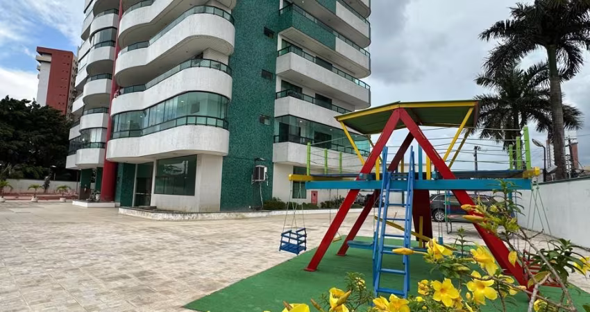 Alugo lindo e grande apto no edifício nau capitania condomínio de luxo apenas 2 apto por andar  com excelente localização com 3 suítes sala ampla piso em porcelanato cozinha com armários embutidos