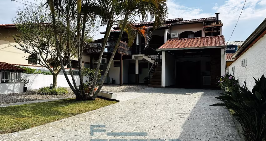 Casa Ampla e Linda em Porto Belo