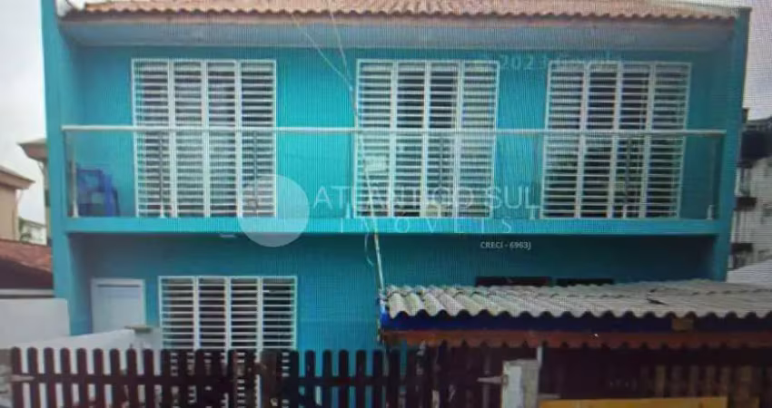 Sobrado na Praia 25m do Mar com 2 quartos, 3 banheiros, Piscina e churrasqueira